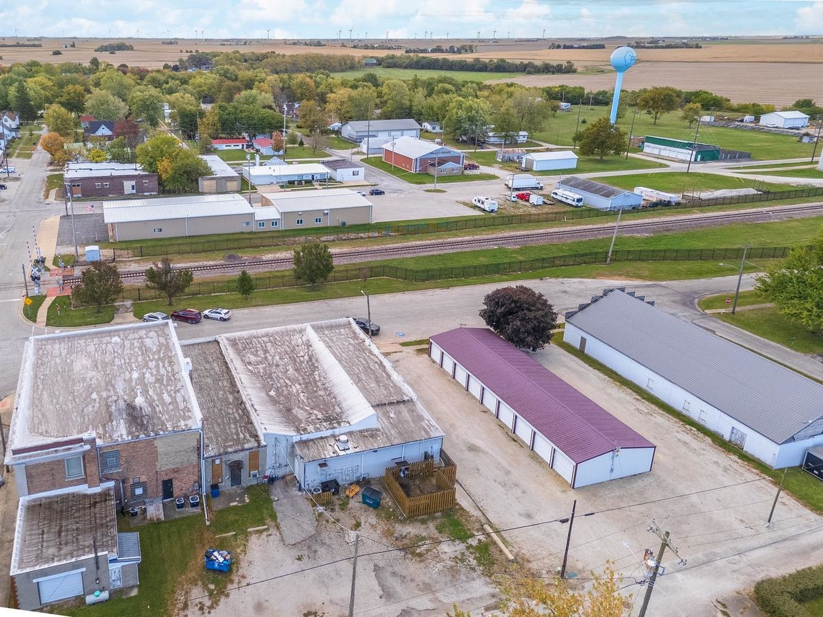 210 S Waupansie Street, Odell, IL 60460