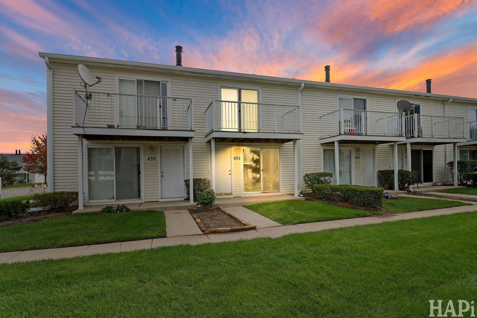 435 Meadow Green Lane — Round Lake Beach, IL 60073