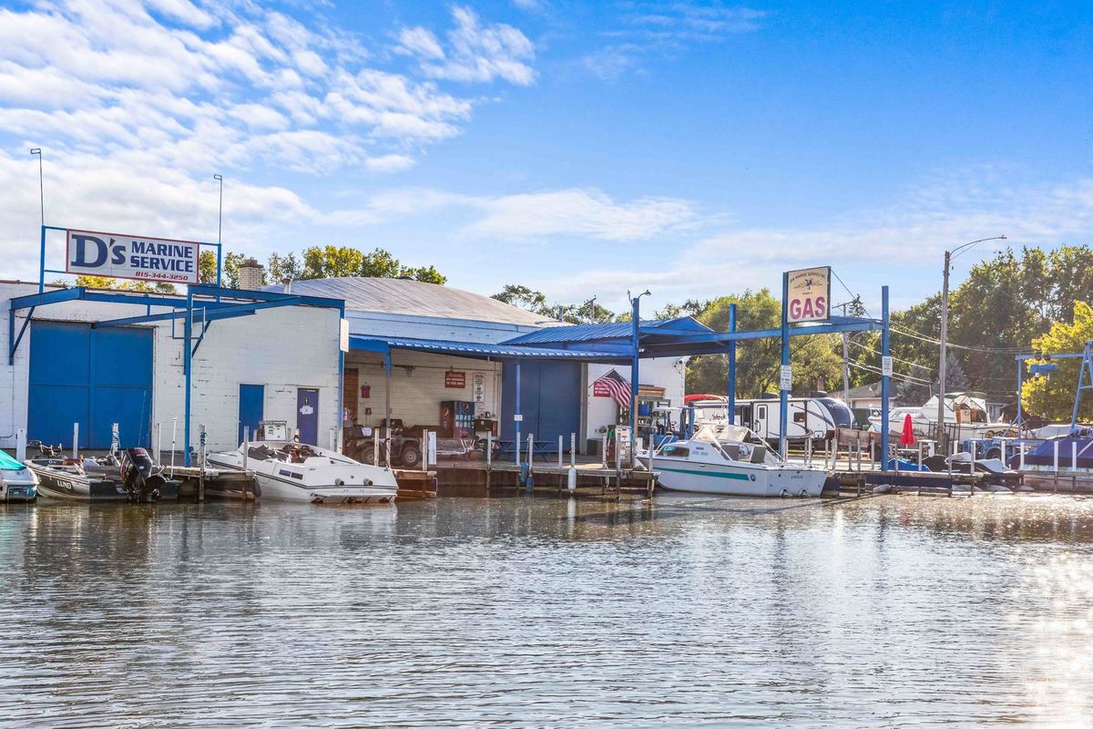 3308 Waukegan Road, McHenry, IL 60050