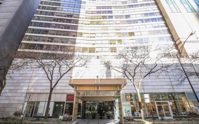 110 E Delaware Place #2003 — Chicago, IL 60611