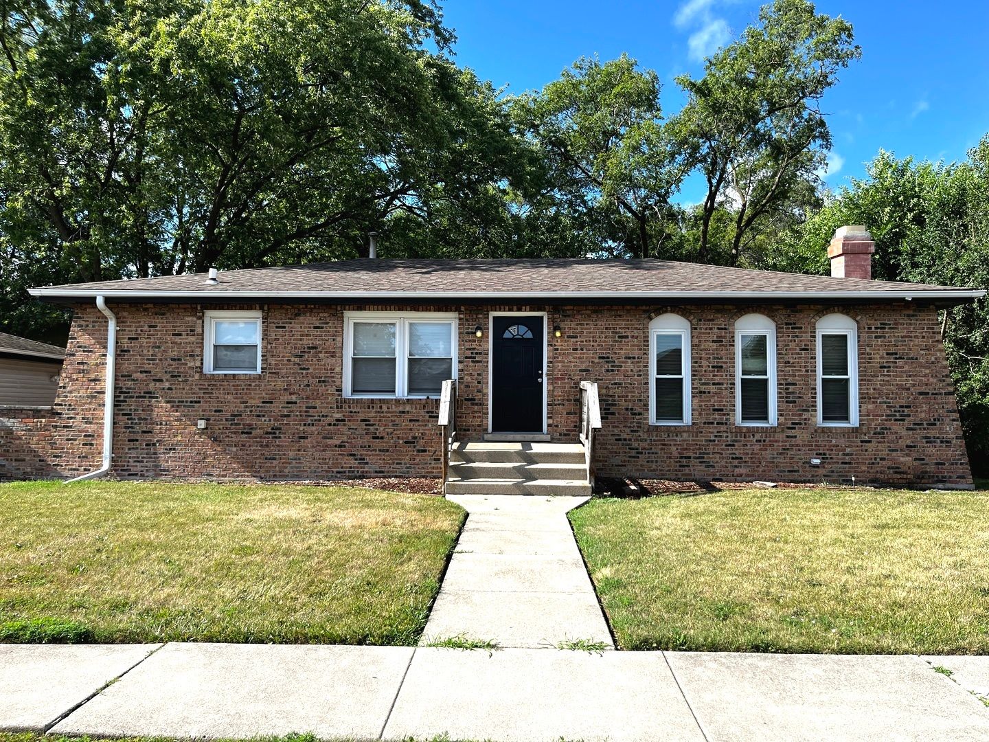 2724 Lake Park Drive — Lynwood, IL 60411