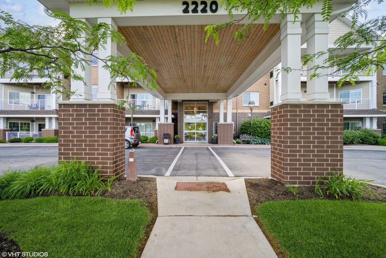2220 Founders Drive #119 — Northbrook, IL 60062