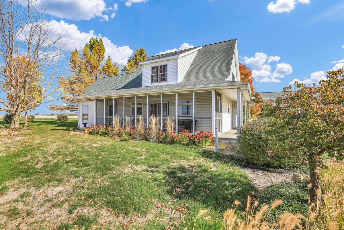 561 County Road 700 N, Sadorus, IL 61872