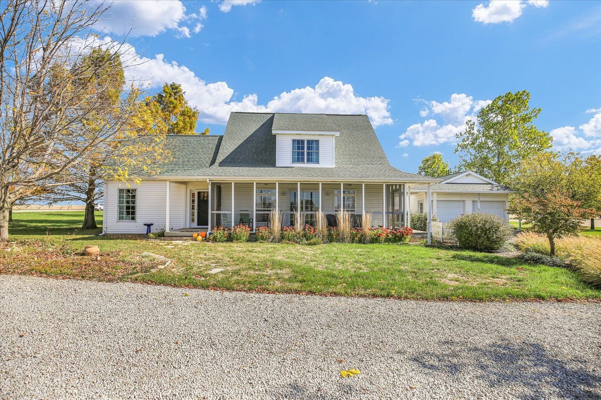 561 County Road 700, Sadorus, IL 61872