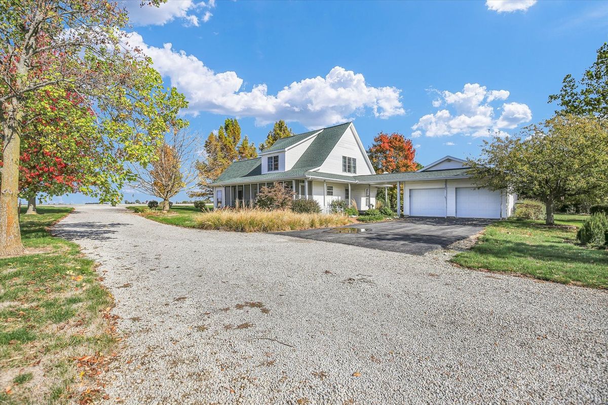 561 County Road 700 N, Sadorus, IL 61872