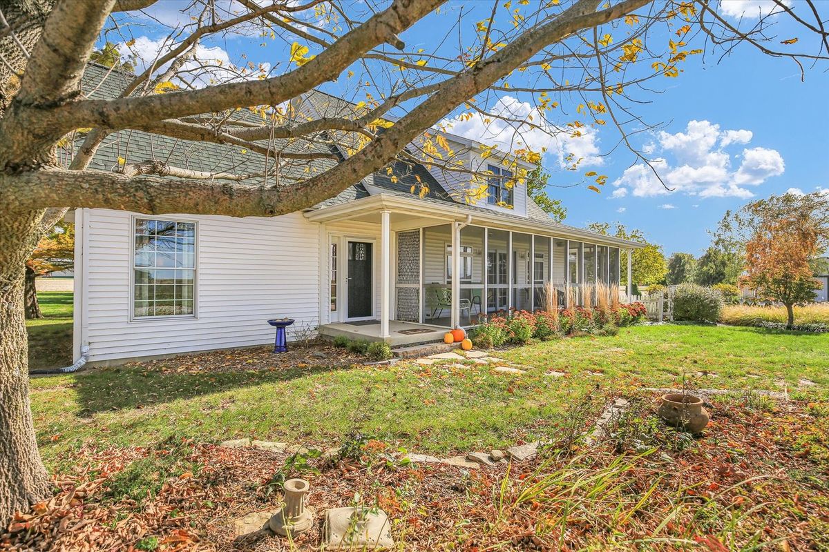 561 County Road 700 N, Sadorus, IL 61872