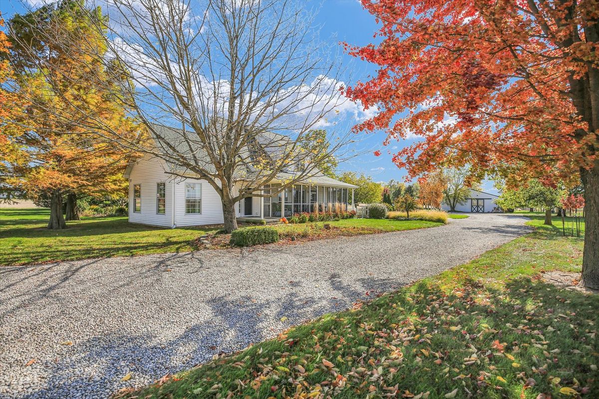 561 County Road 700 N, Sadorus, IL 61872
