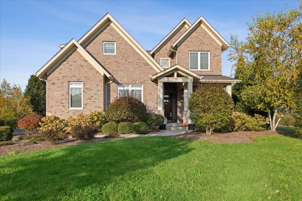 23213 N Sanctuary Club Drive — Kildeer, IL 60047