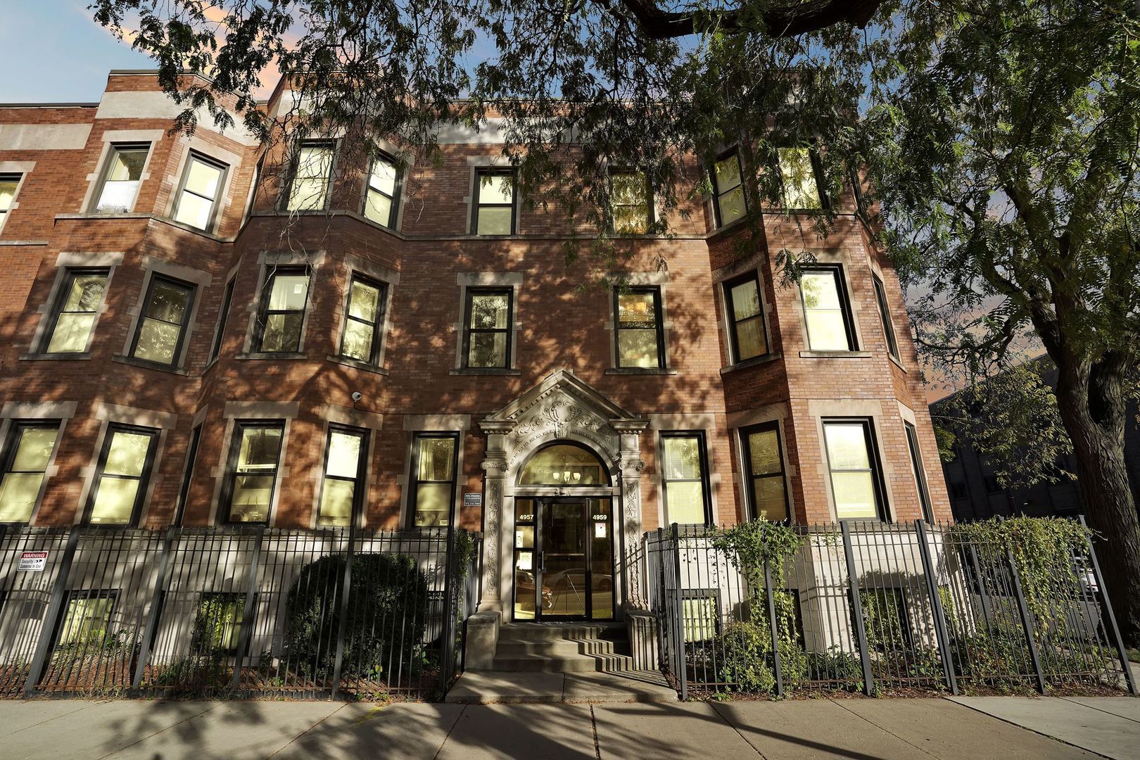4953 S Michigan Avenue #7 — Chicago, IL 60615