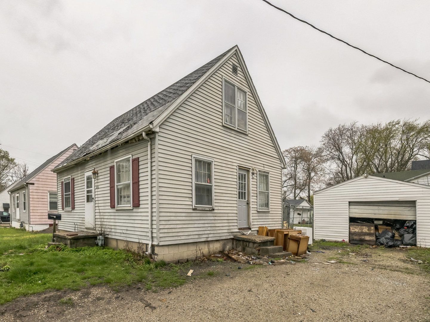 216 Garfield Avenue — Decatur, IL 62526