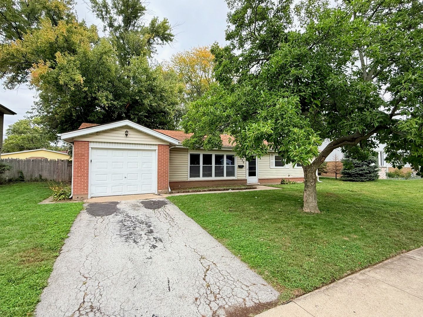 930 Coach Road — Homewood, IL 60430