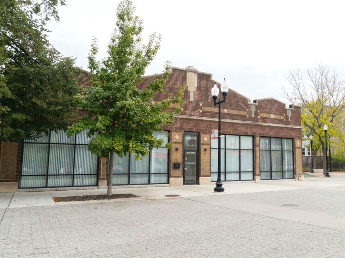 2014 Belle Plaine Avenue, Chicago, IL 60618