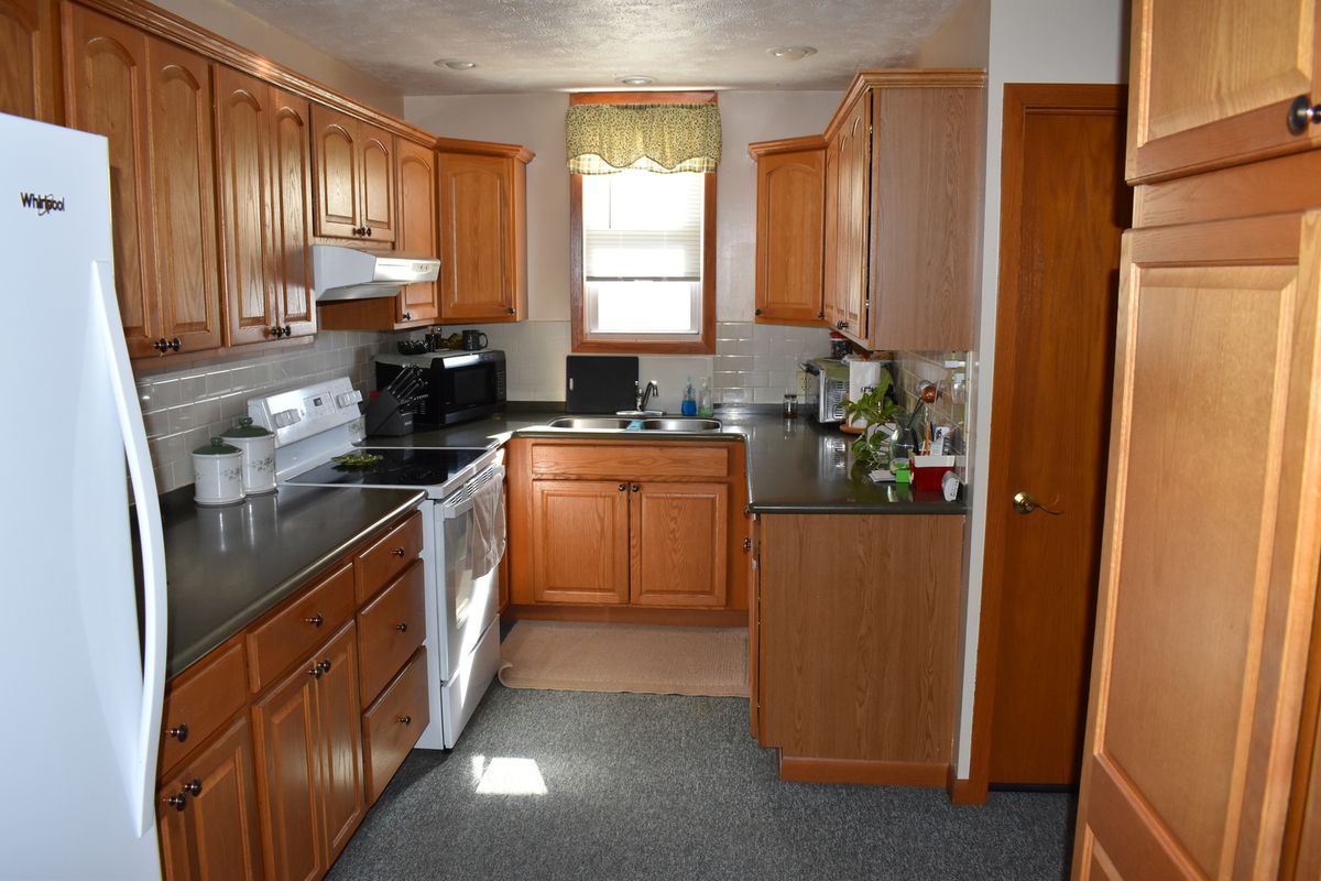 9898 E 1200 North Road, Chenoa, IL 61726