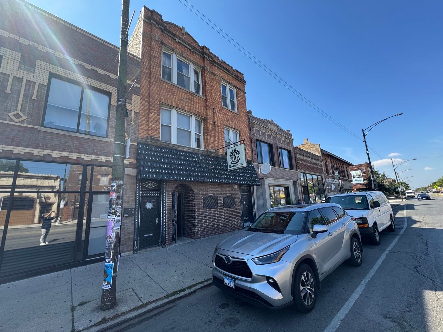 3425 Fullerton Avenue — Chicago, IL 60647