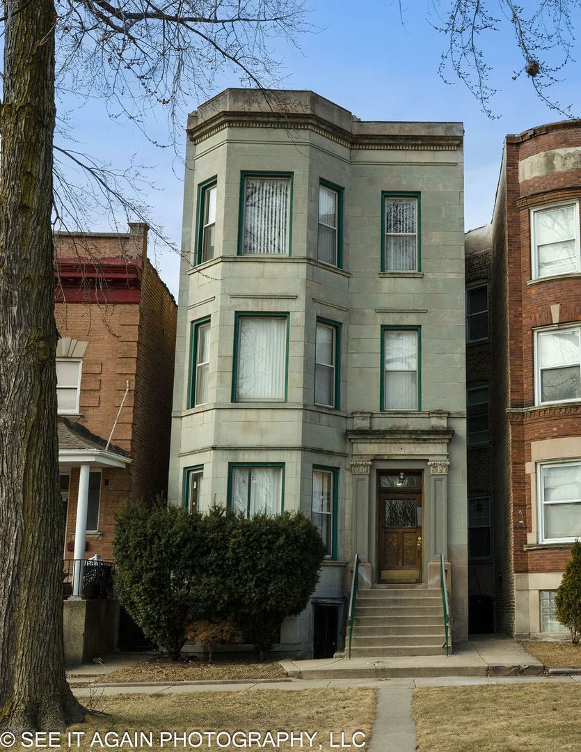 5942 S Calumet Avenue — Chicago, IL 60637