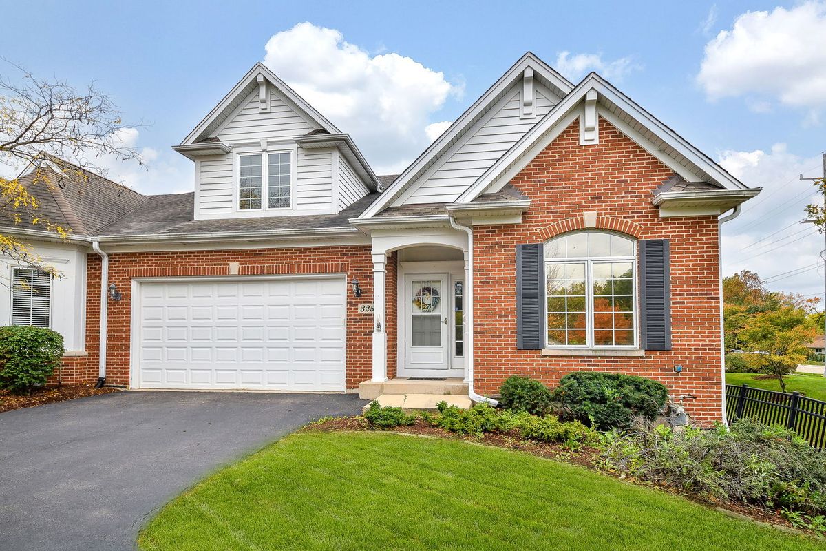 325 Delnor Glen Drive, St. Charles, IL 60174