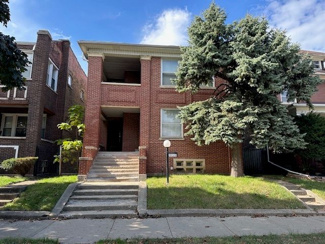 8022 S Peoria Avenue — Chicago, IL 60620