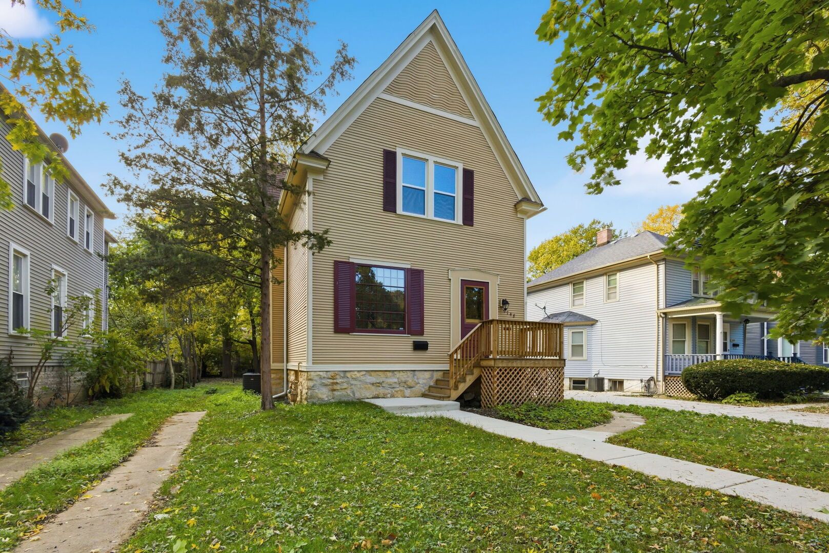 9748 S Vanderpoel Avenue — Chicago, IL 60643