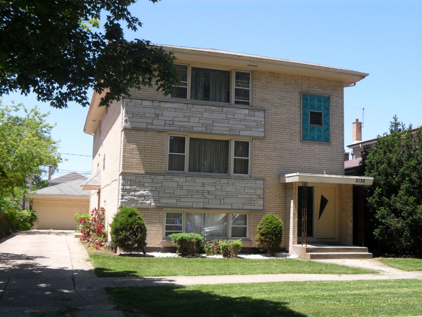 2136 74th Court — Elmwood Park, IL 60707