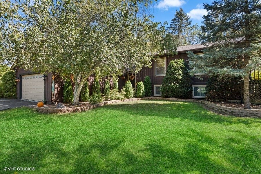 28855 N Garland Road — Wauconda, IL 60084