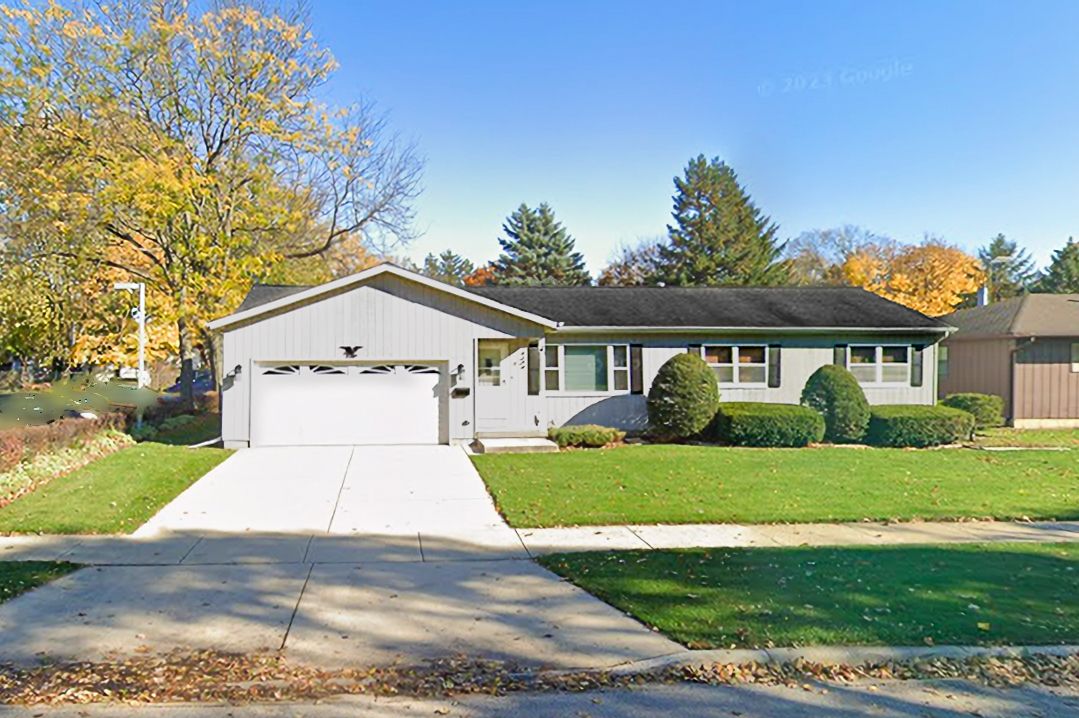 17 N Weston Avenue — Elgin, IL 60123