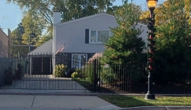 8211 Grand Avenue — River Grove, IL 60171