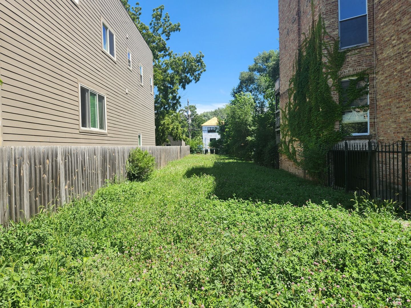 6545 S Woodlawn Avenue — Chicago, IL 60637