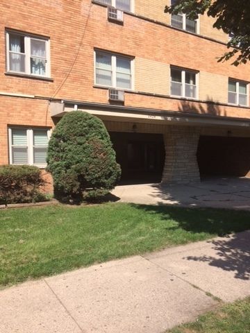 2420 W Berwyn Avenue #304 — Chicago, IL 60625