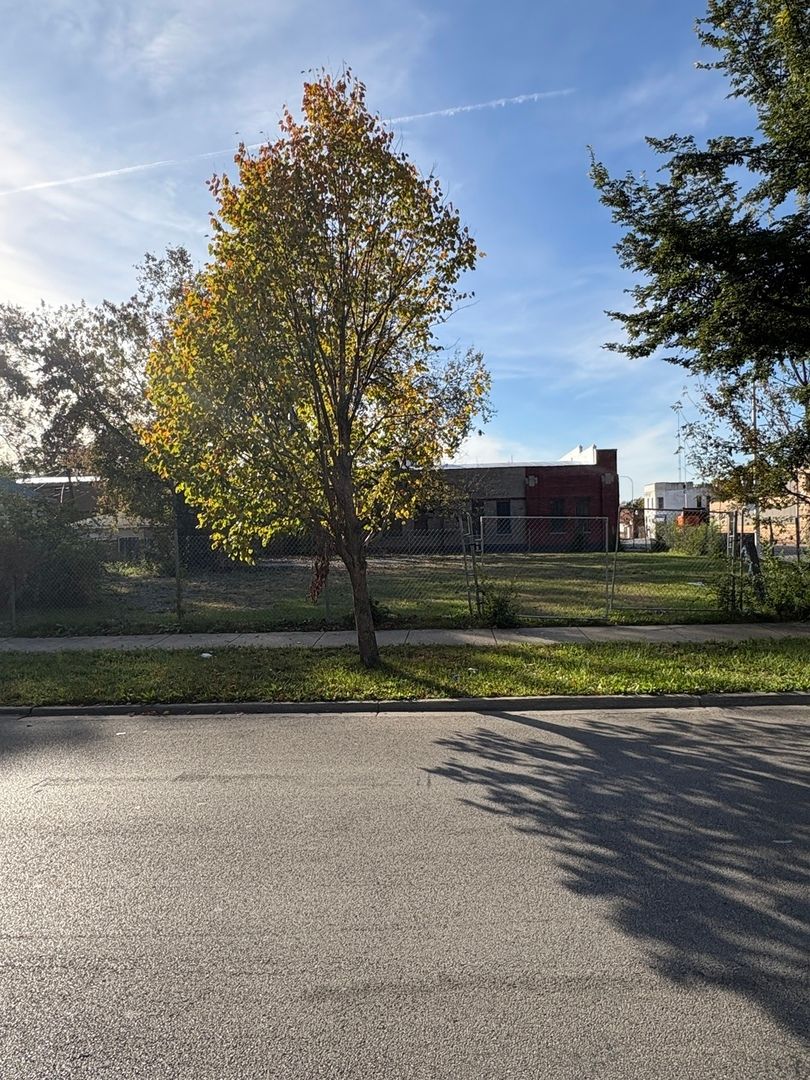 5900 S Loomis Boulevard — Chicago, IL 60636
