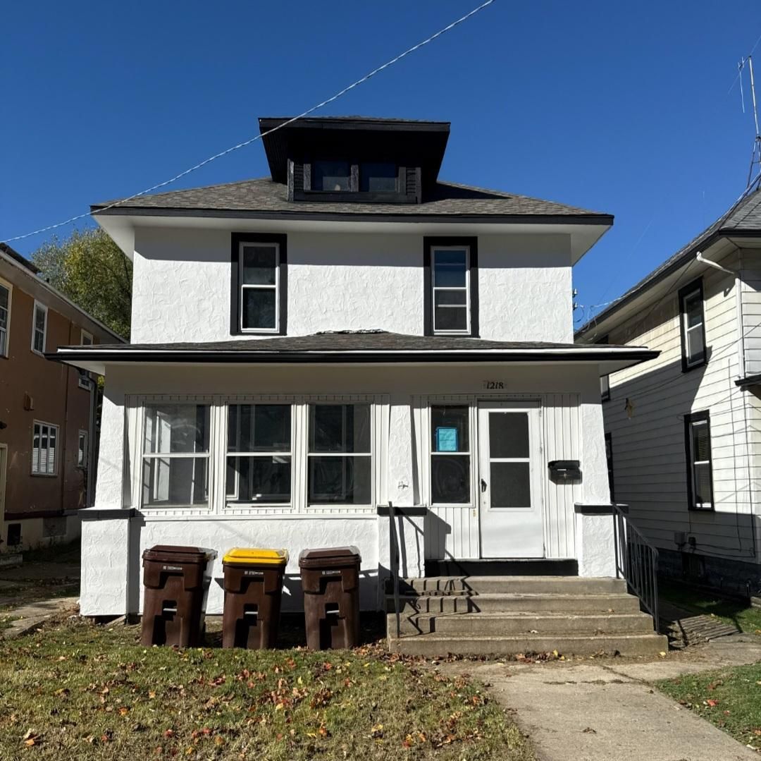 1218 S State Avenue — Freeport, IL 61032