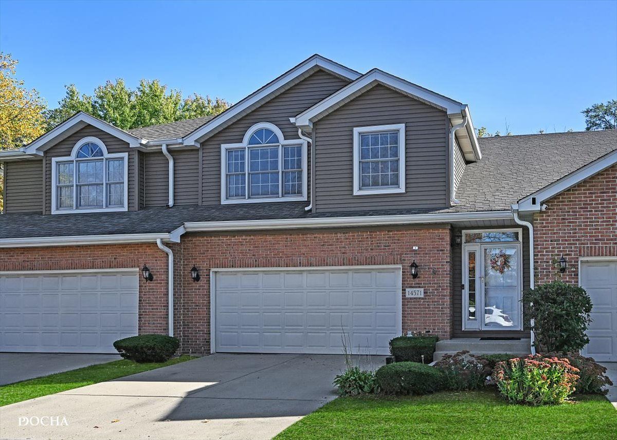 14571 Club Circle Drive, Oak Forest, IL 60452