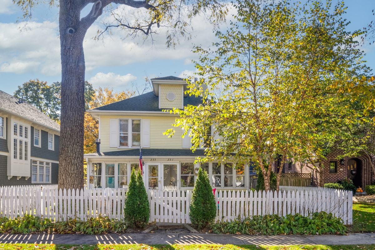 231 Center Avenue, Lake Bluff, IL 60044