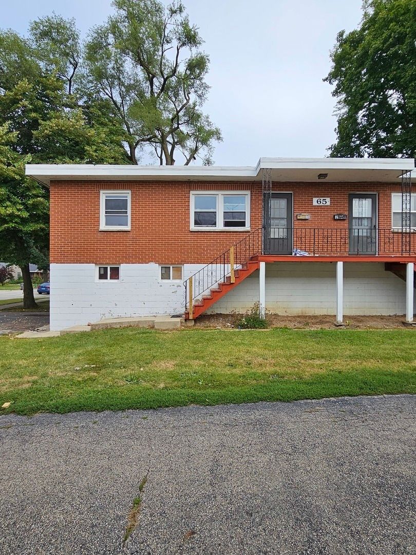 65 N Aldine Street #2 — Elgin, IL 60123