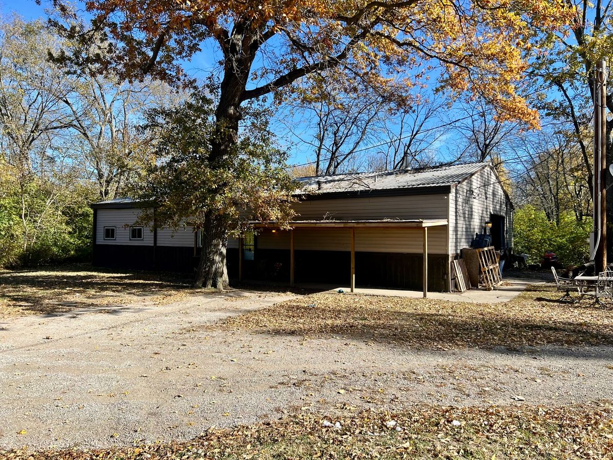 2175 Old Police Park Road, St. Joseph, IL 61873