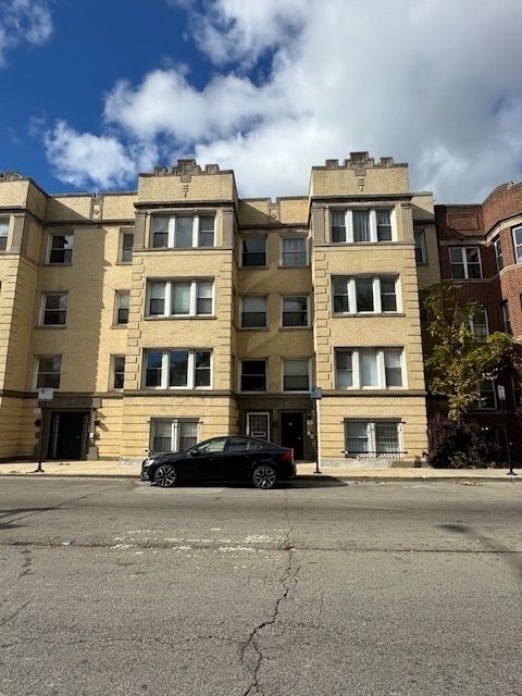 106 N HAMLIN Avenue #A1 — Chicago, IL 60624