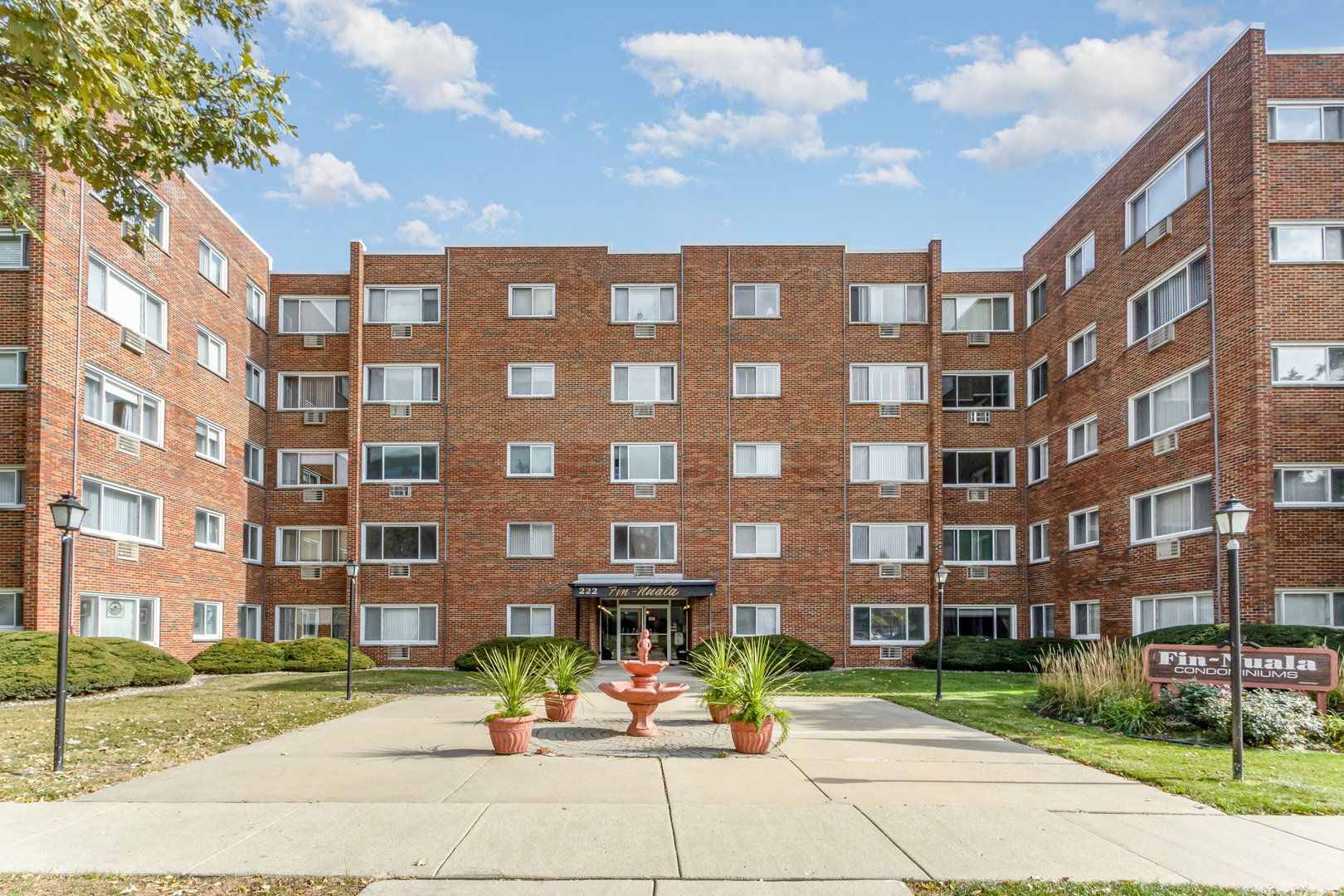 222 madison Street #508 — Joliet, IL 60435