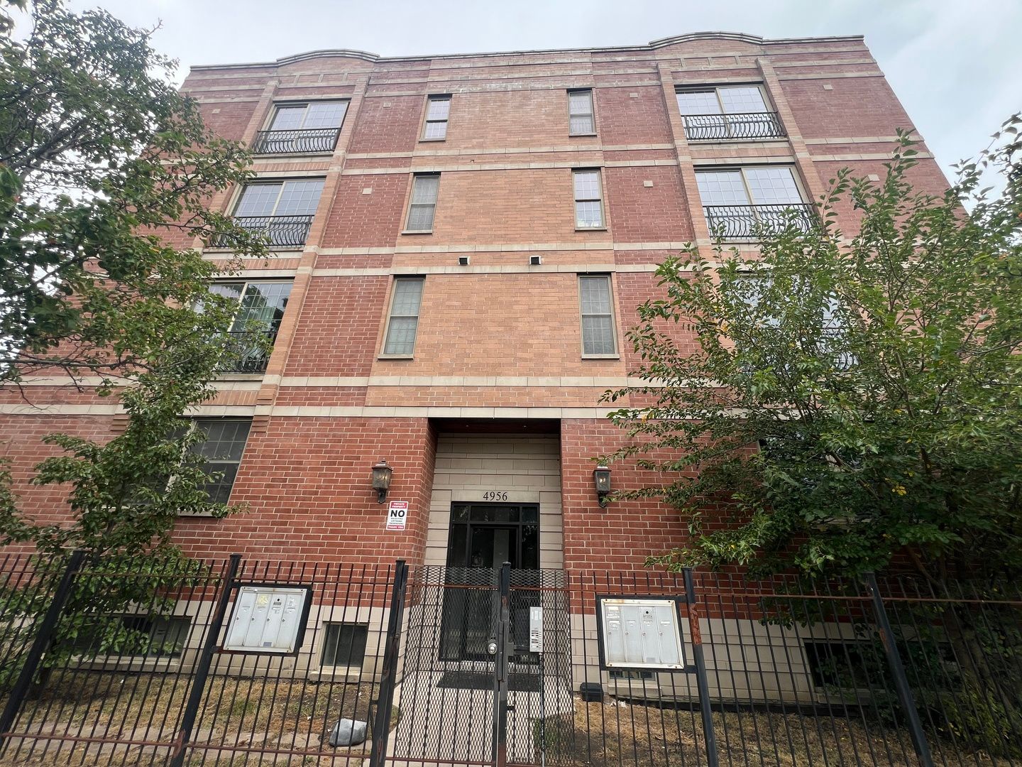 4956 S Vincennes Avenue #1W — Chicago, IL 60615
