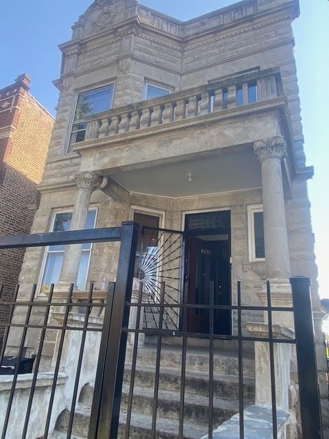 3903 W Monroe Street — Chicago, IL 60624