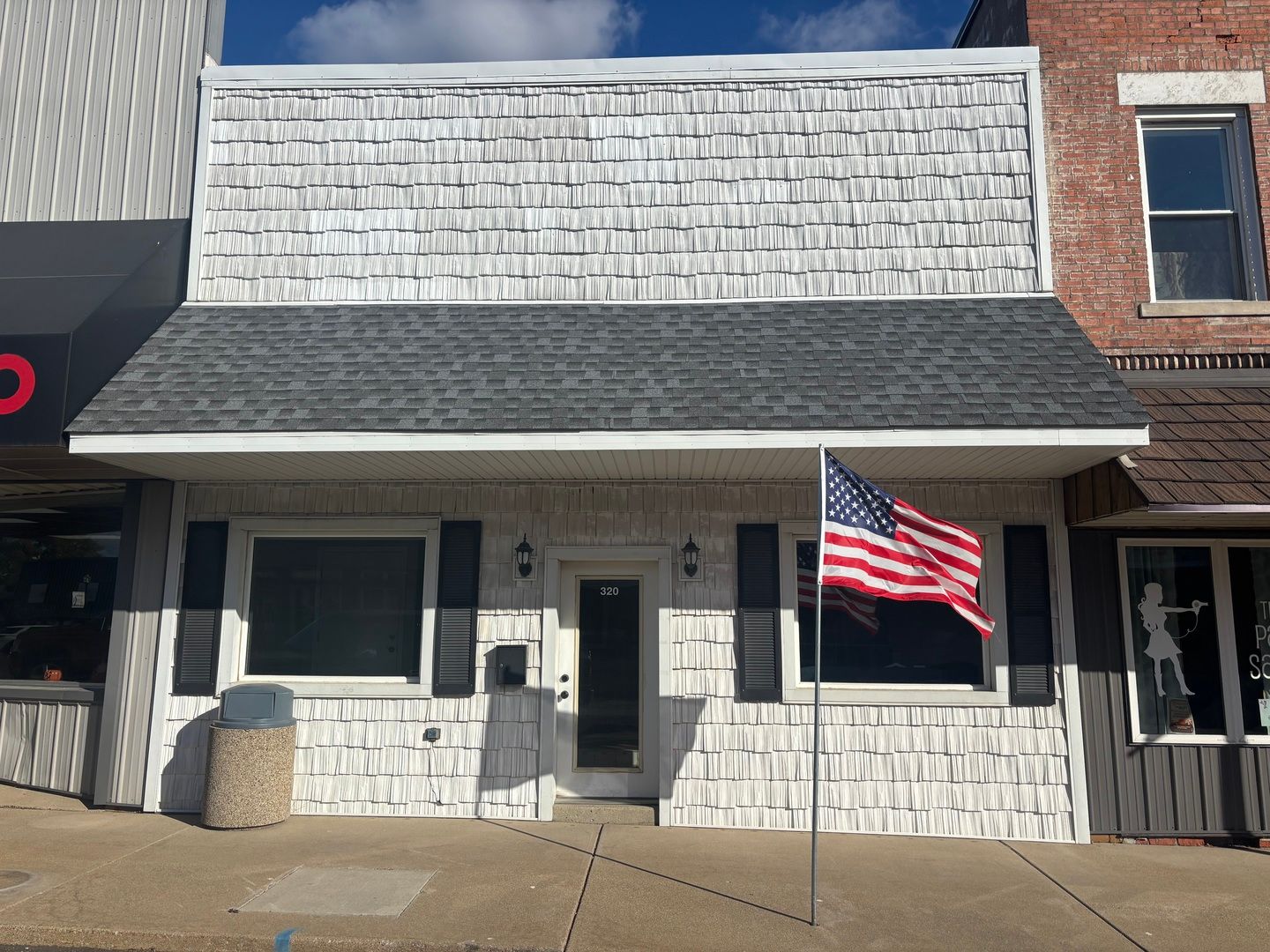 320 N Main Street — Roanoke, IL 61561