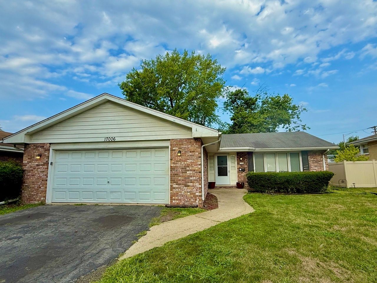 17006 University Avenue — South Holland, IL 60473