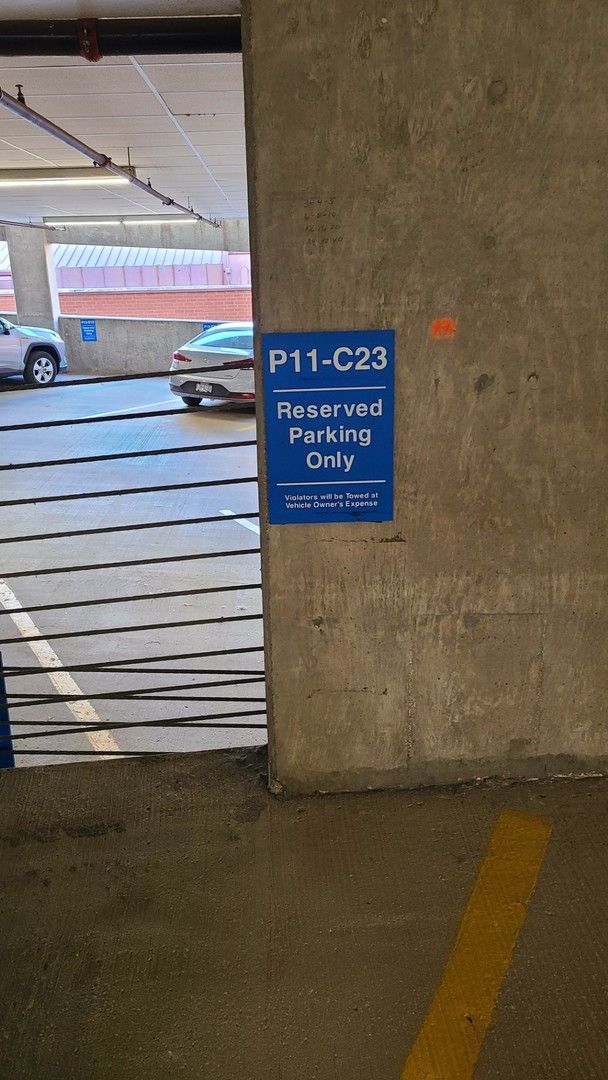 33 Ontario Street, Chicago, IL 60654