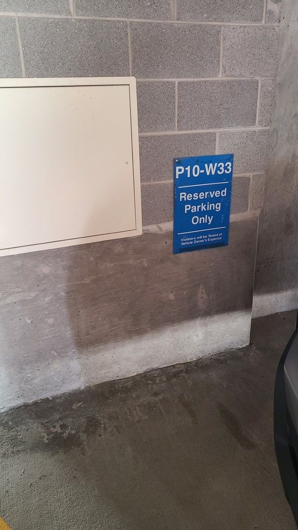 33 Ontario Street, Chicago, IL 60654