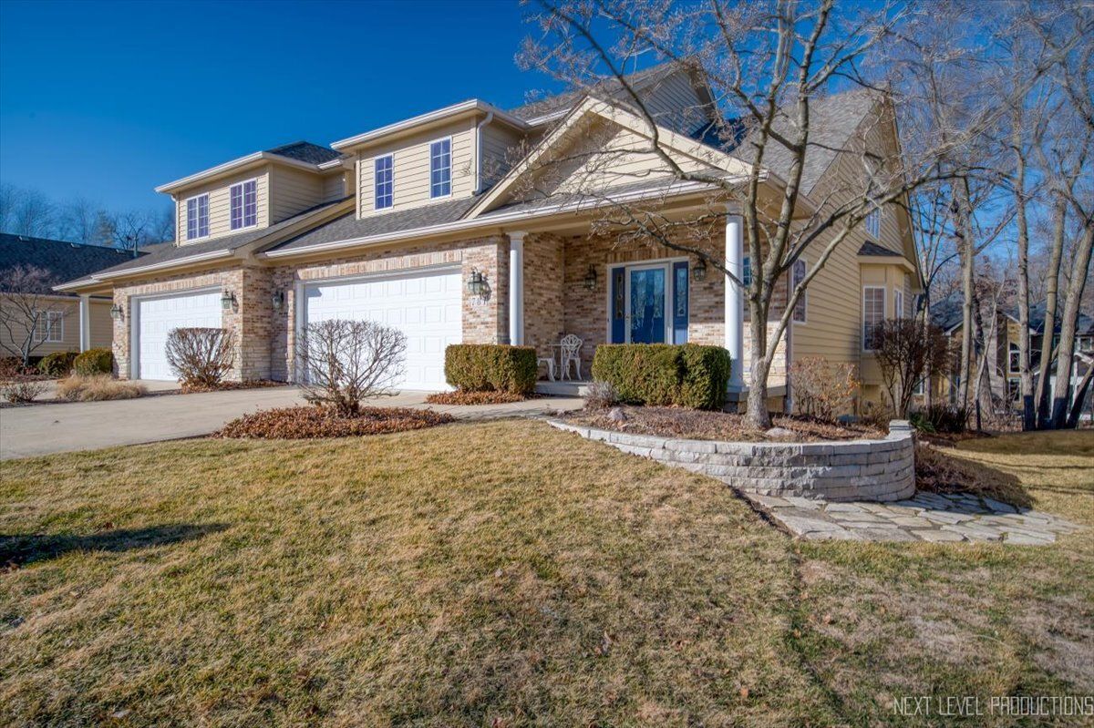 781 Manor Hill Place — Sugar Grove, IL 60554