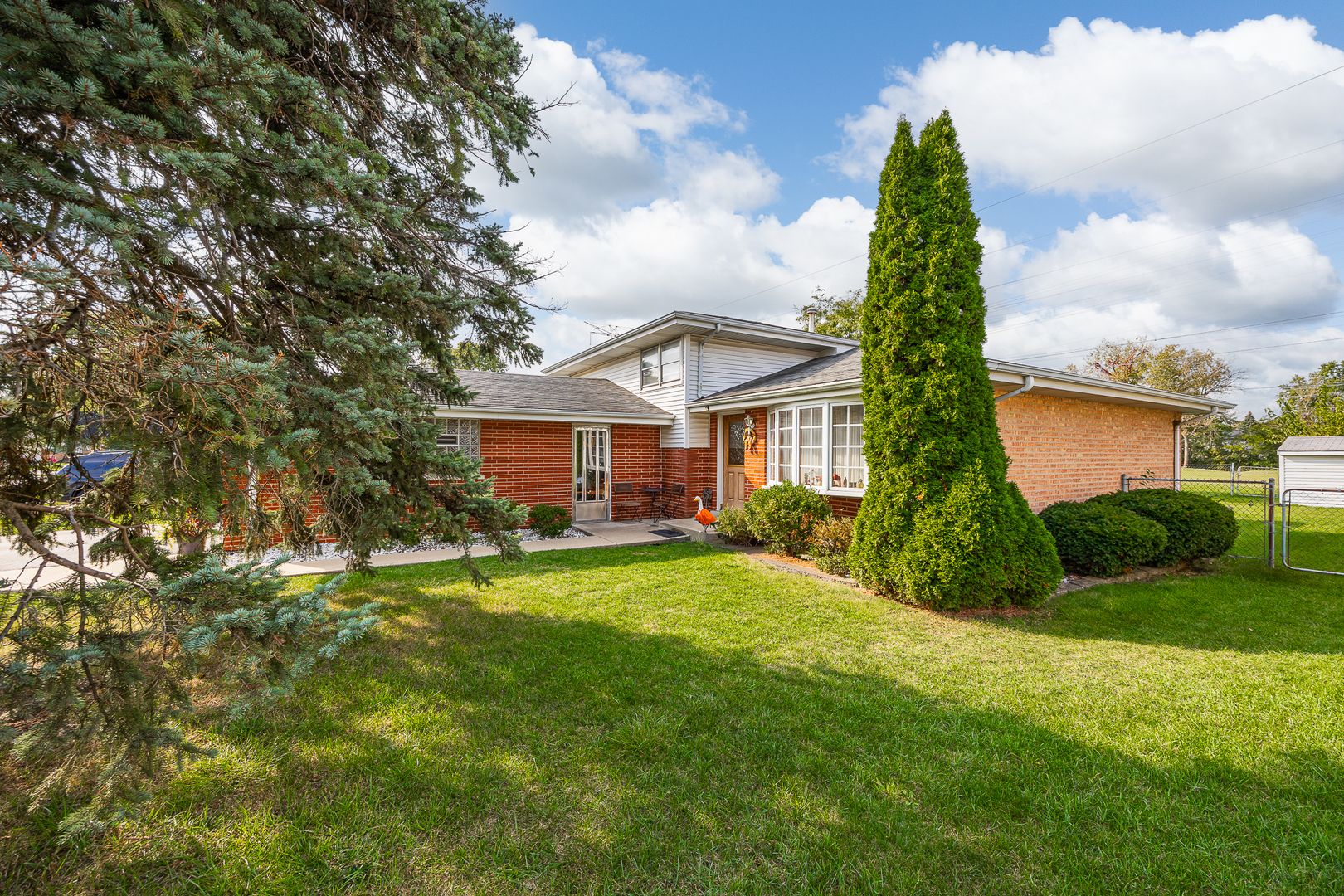 10624 S Michael Drive — Palos Hills, IL 60465