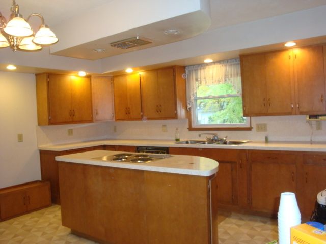 522 N Third Street, Cissna Park, IL 60924
