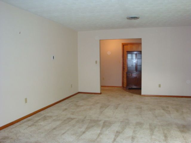 522 N Third Street, Cissna Park, IL 60924
