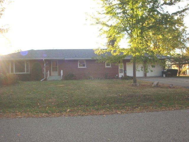 522 N Third Street, Cissna Park, IL 60924