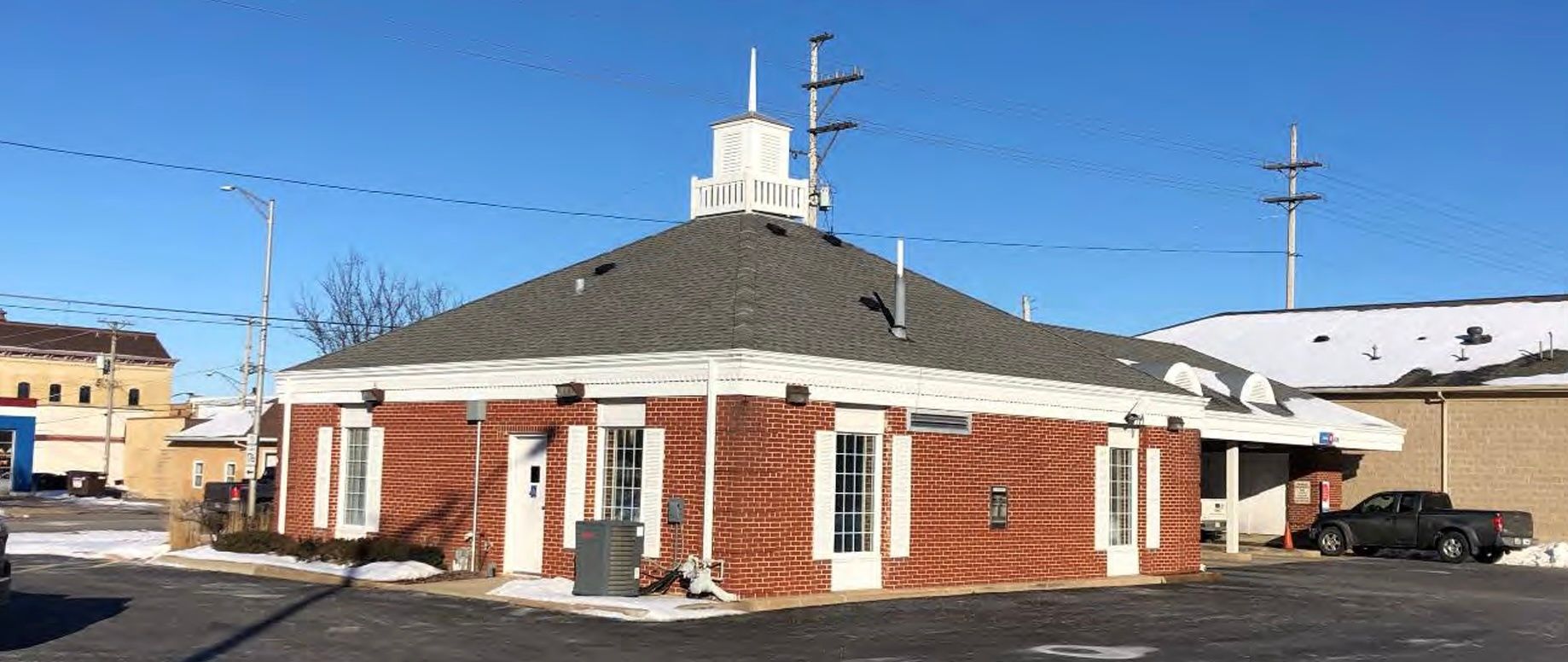 123 W Grant Highway — Marengo, IL 60152