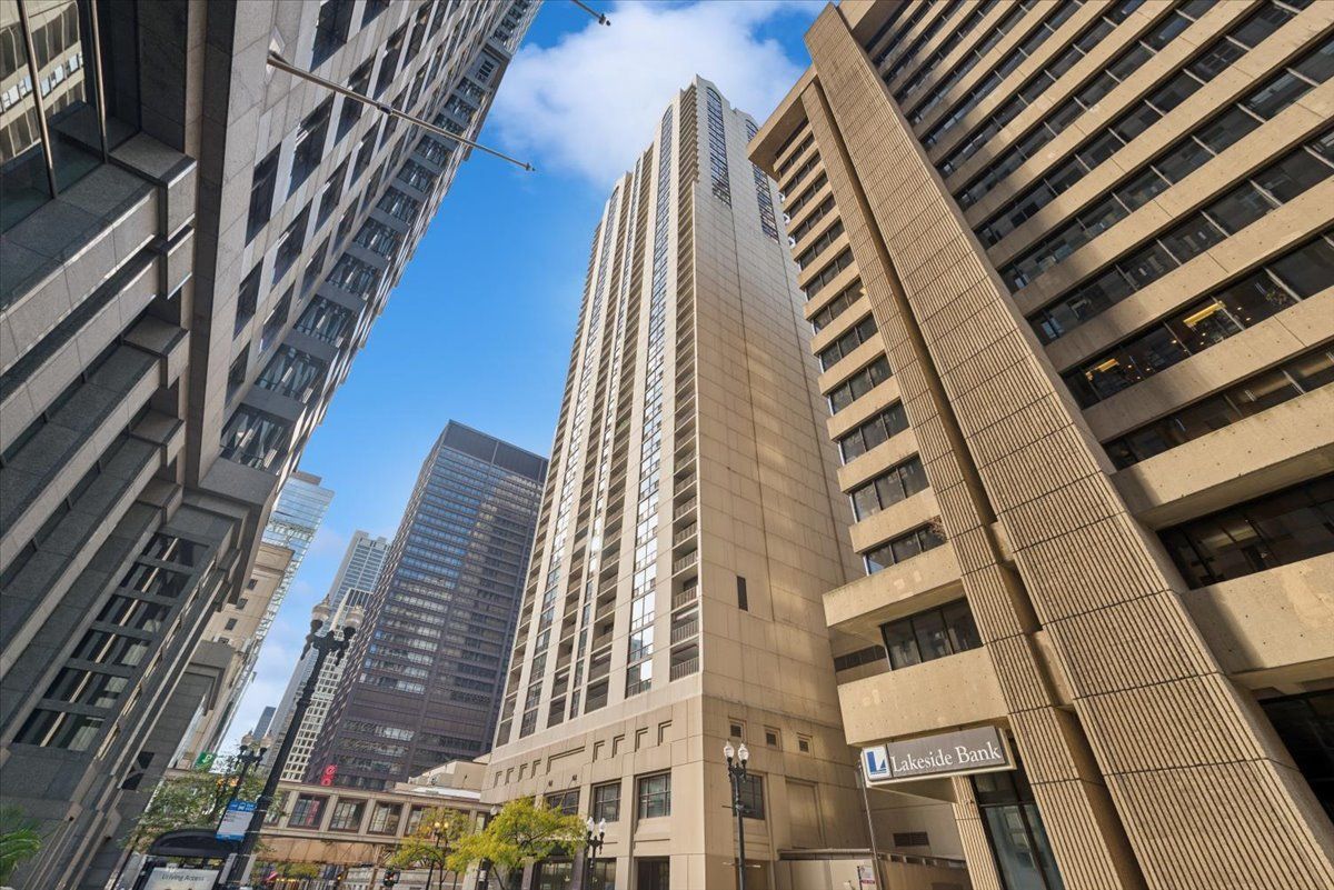 200 N Dearborn Street #4407 — Chicago, IL 60601