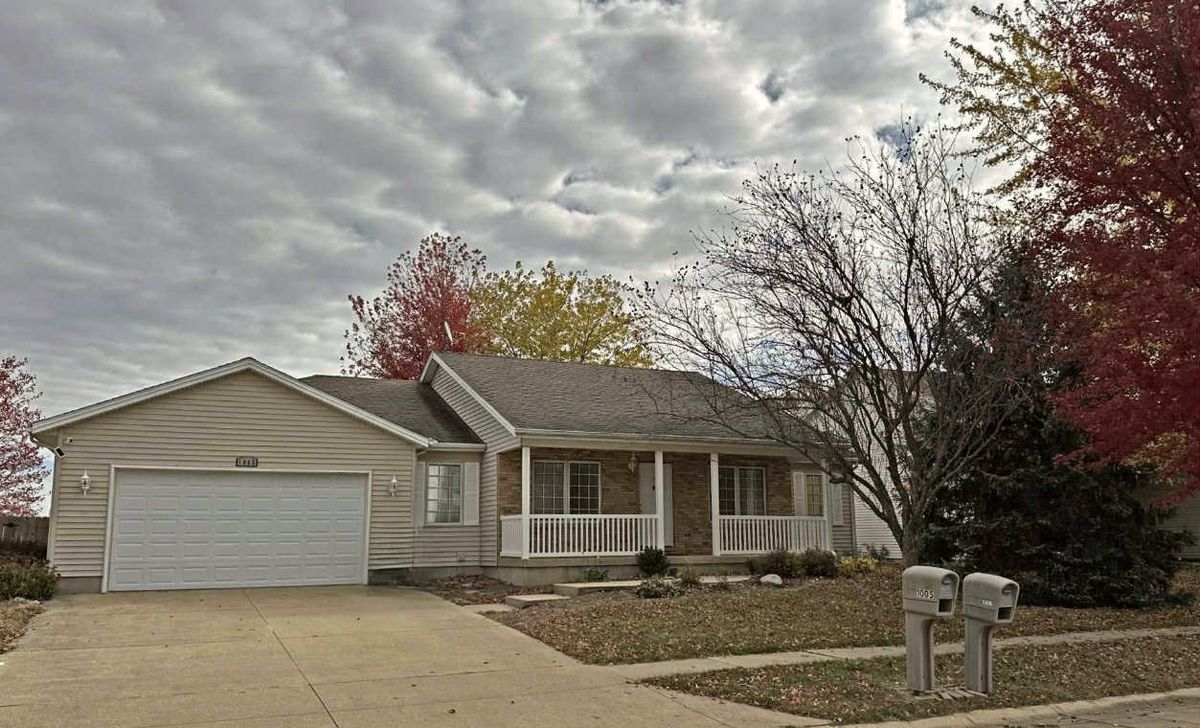 1005 Fox Run, Villa Grove, IL 61956